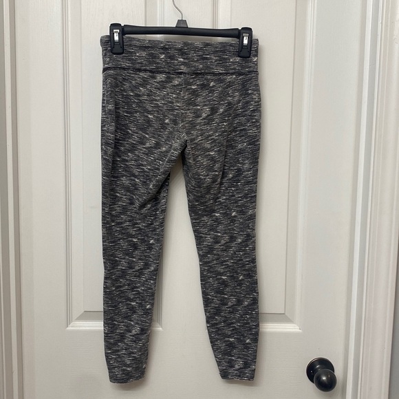 Mossimo Cropped Leggings Gray XS - Picture 2 of 5